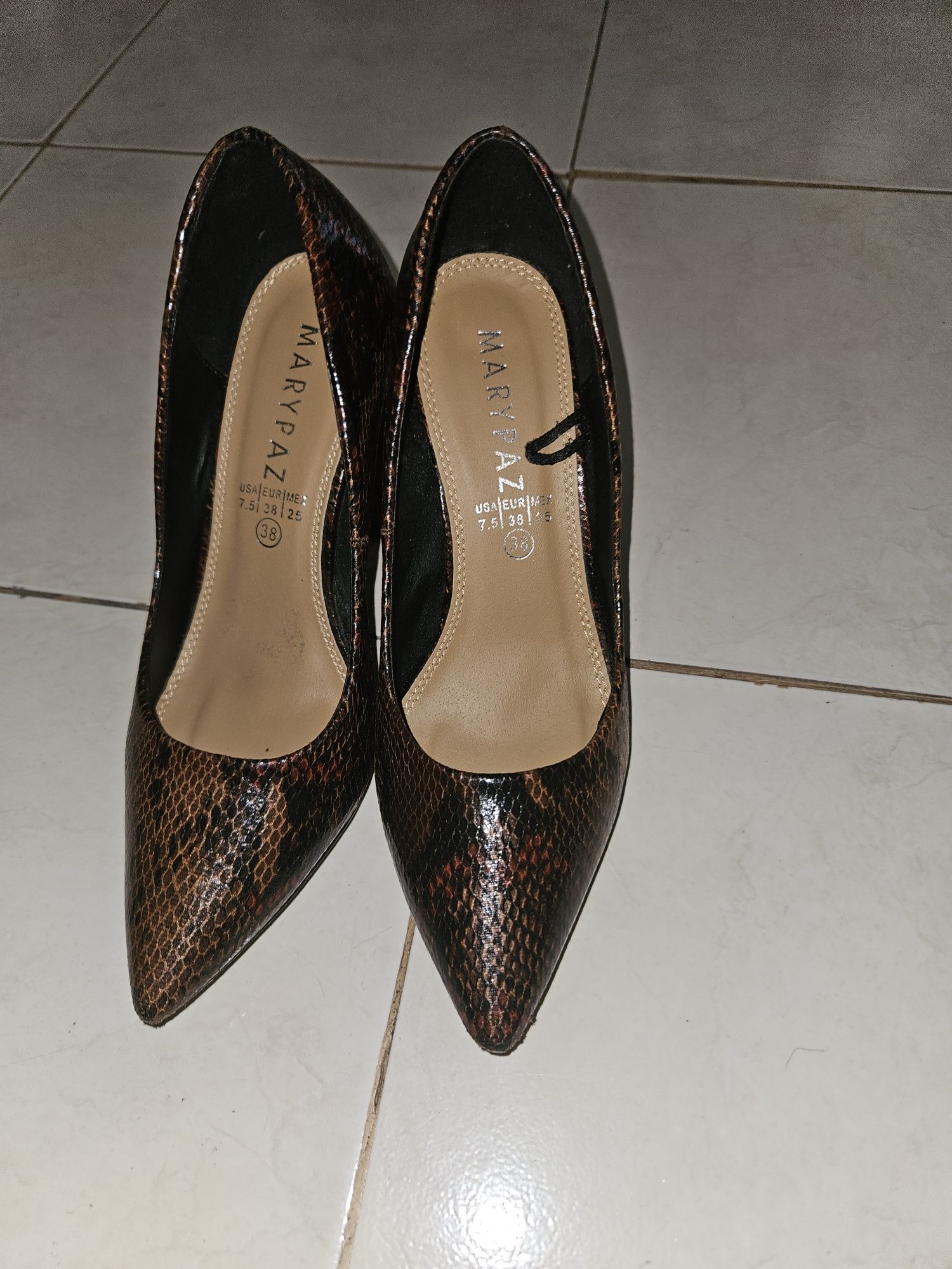Sapatos senhora 38
