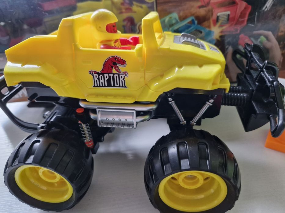 Автомобіль на пультів