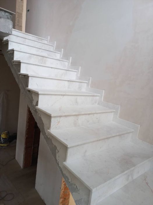 Лестница, лестница из мрамора, гранита, лестница на заказ