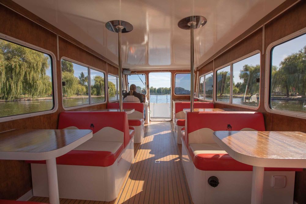 Katamaran silnikowy - Biała Mewa