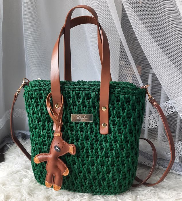 Torebka handmade na szydełku zieleń brąz miś brelok chusta pasek