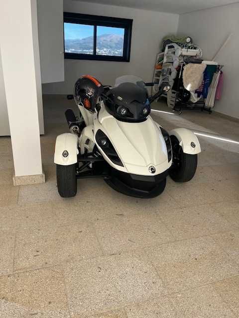 Moto Can-am Spyder RS