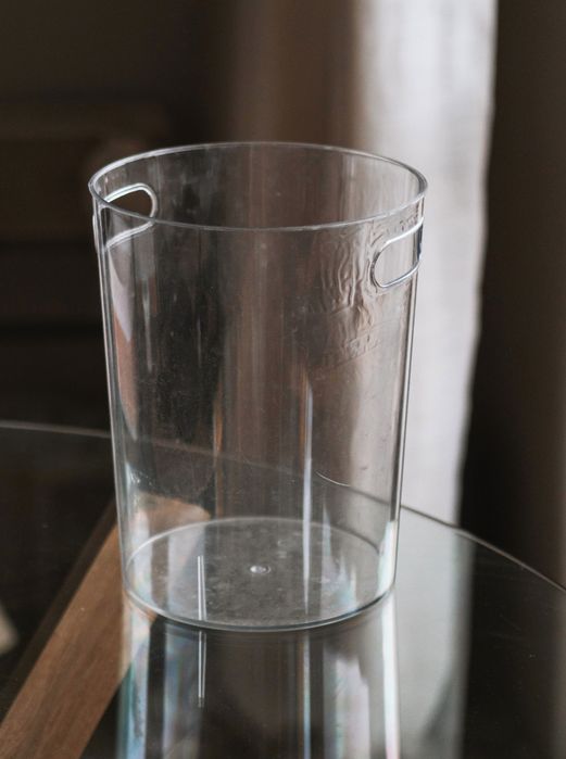 plastikowy kosz na śmieci