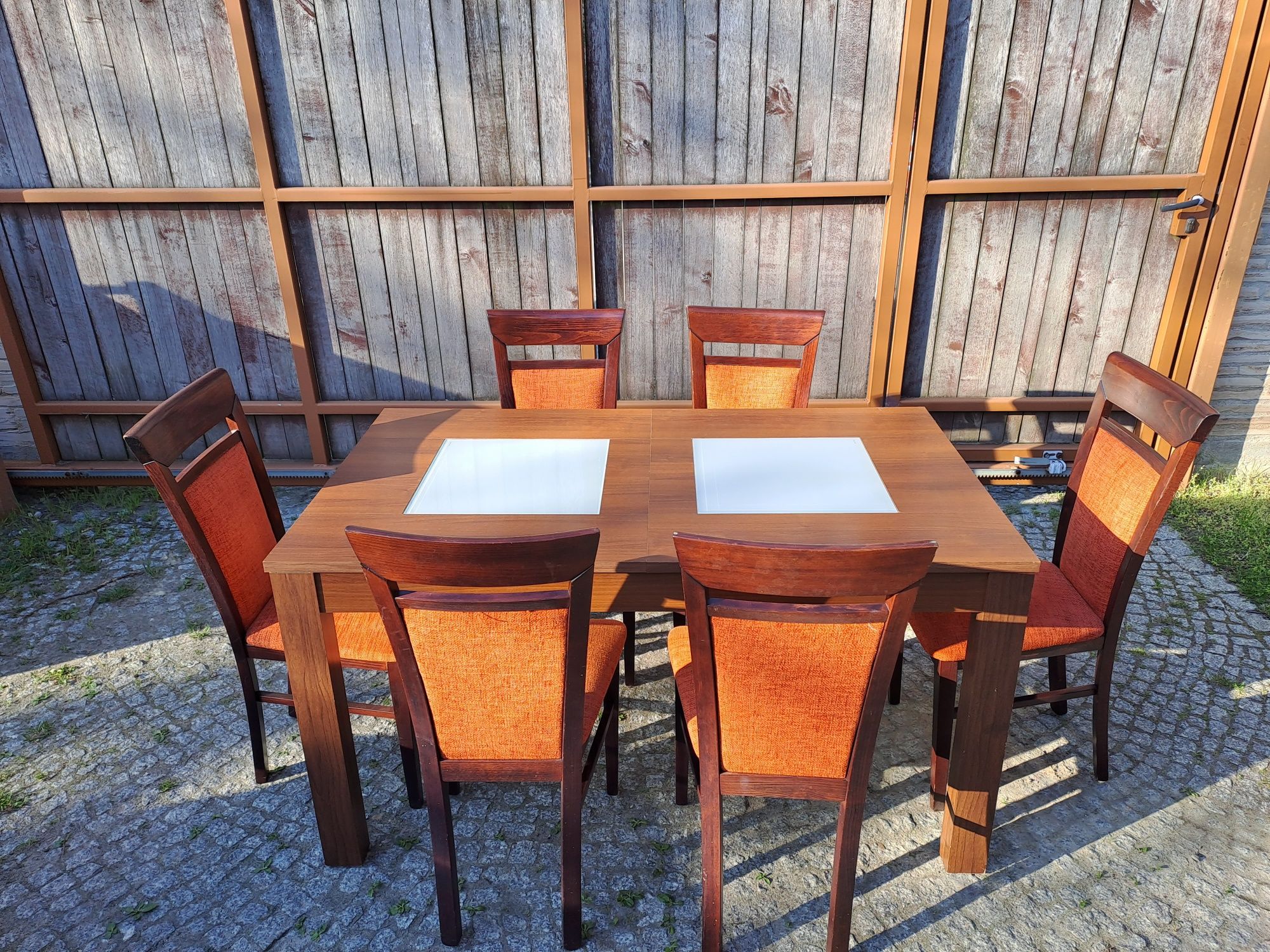 Stół krzesła stolik kawowy
