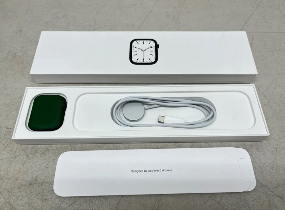 Apple Watch 7 45mm.