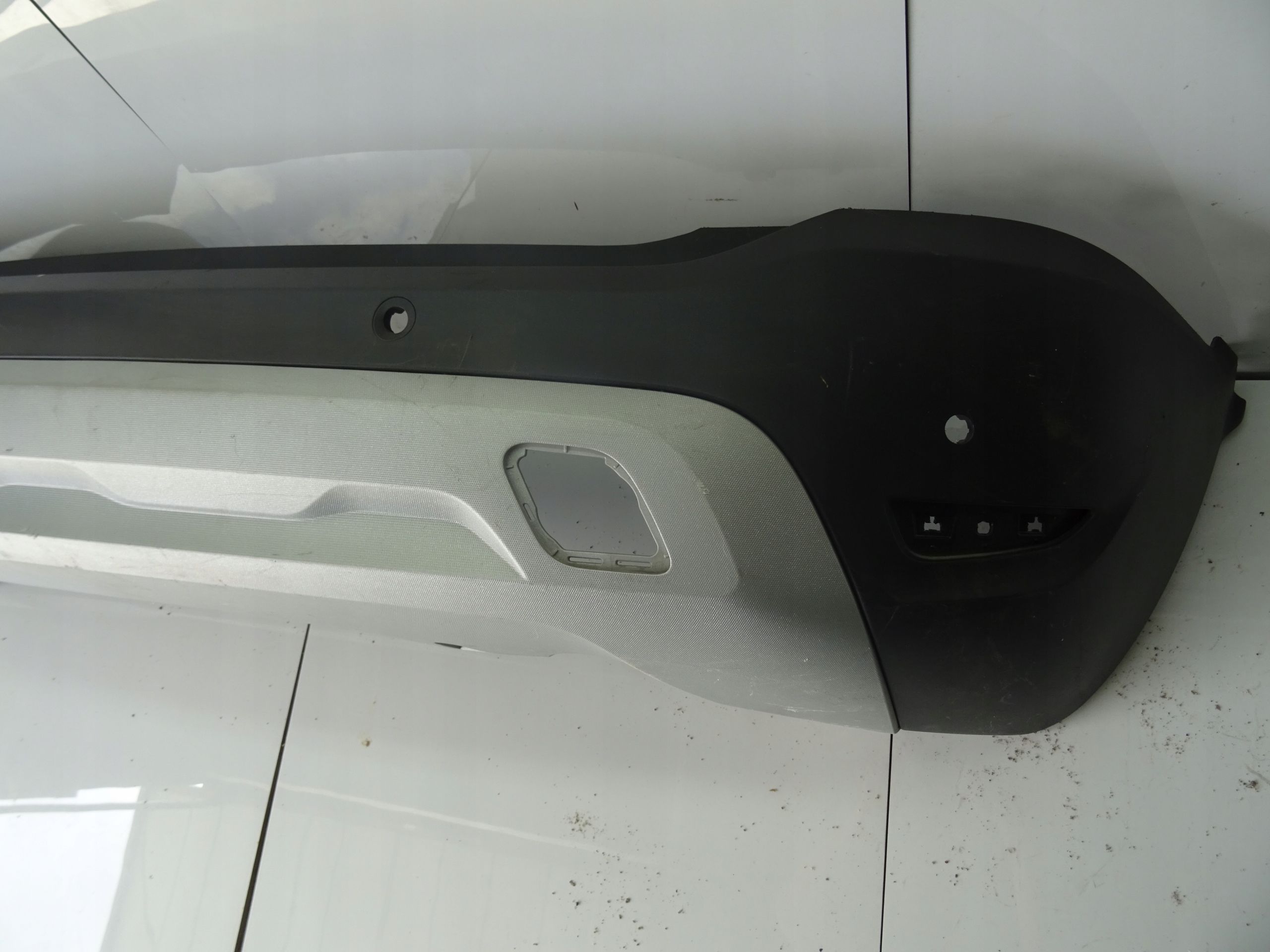 Opel Crossland X Lift 20  Zderzak tył oryginał