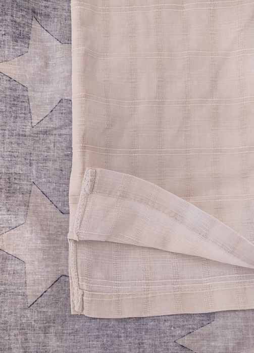 Рубашка с коротким рукавом.