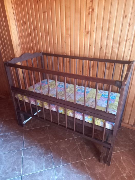 Дитяче ліжечко колиска