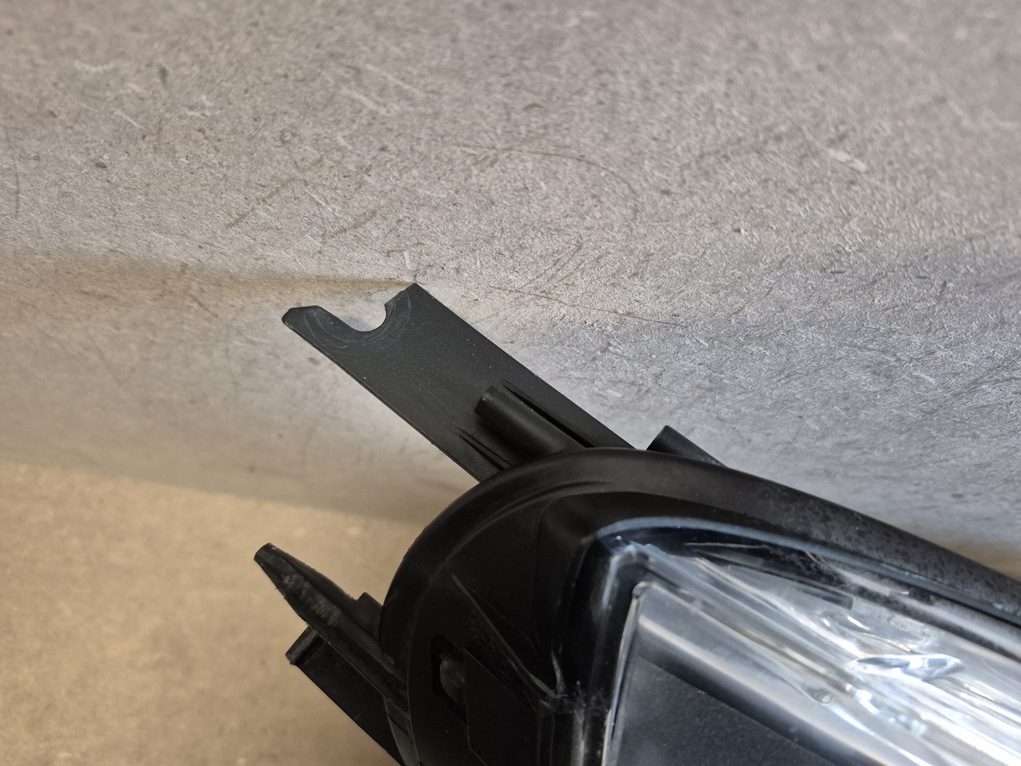 Lampa reflektor renault clio 4 prawy europa przedlift