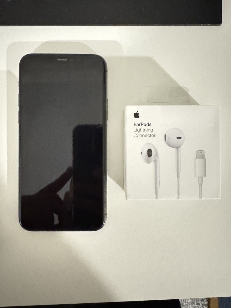 Iphone 11 pro 256gb + Earpods