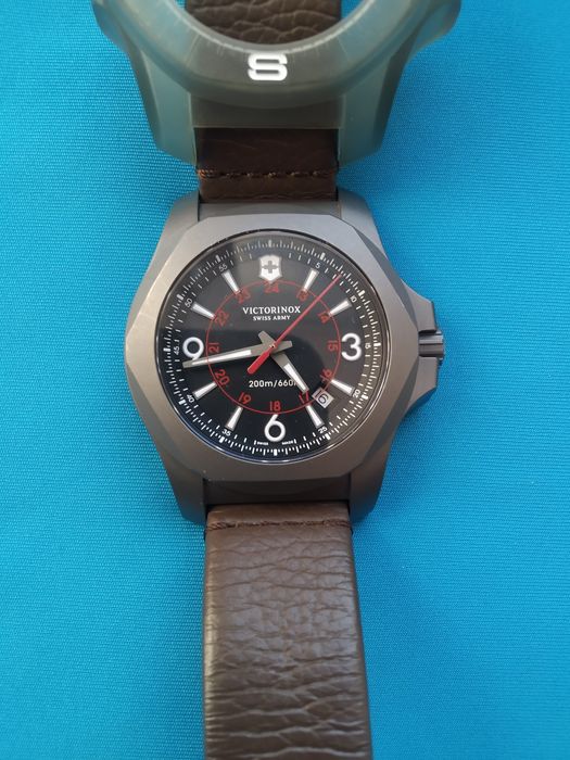 Часы  Victorinox