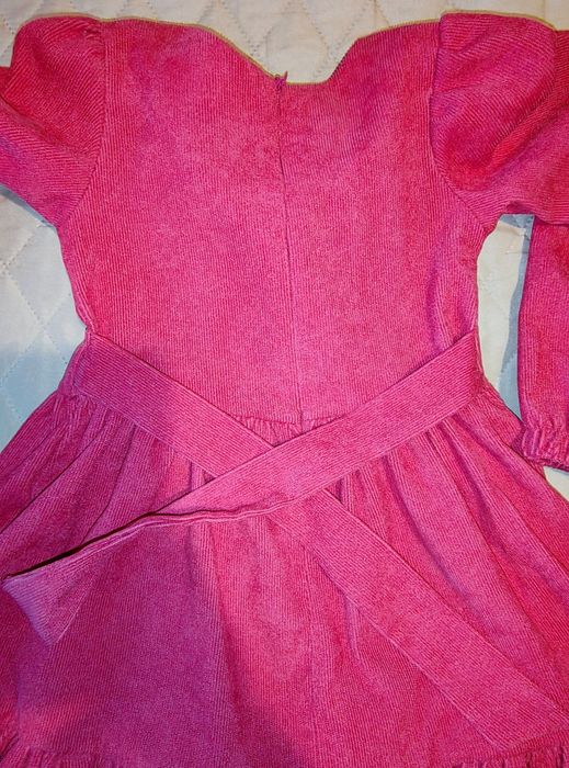 Продам плаття для дівчинки