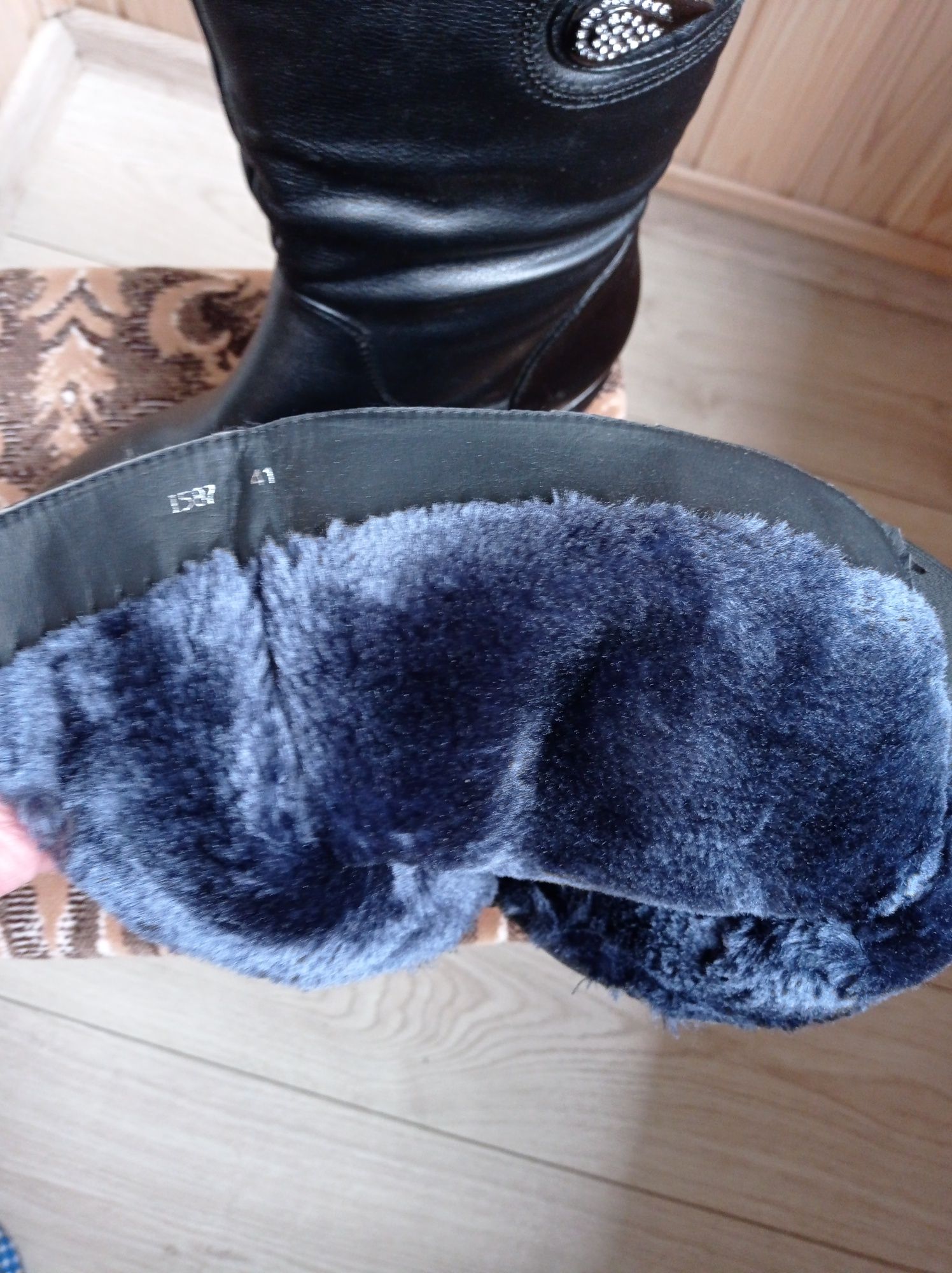 Продам новые кожаные  зимние женские сапоги 41 размер