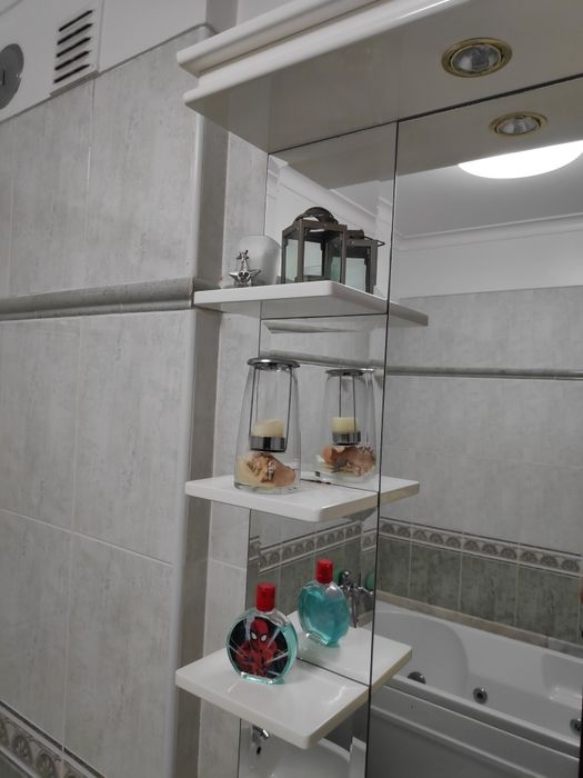 Armário com espelho casa de banho