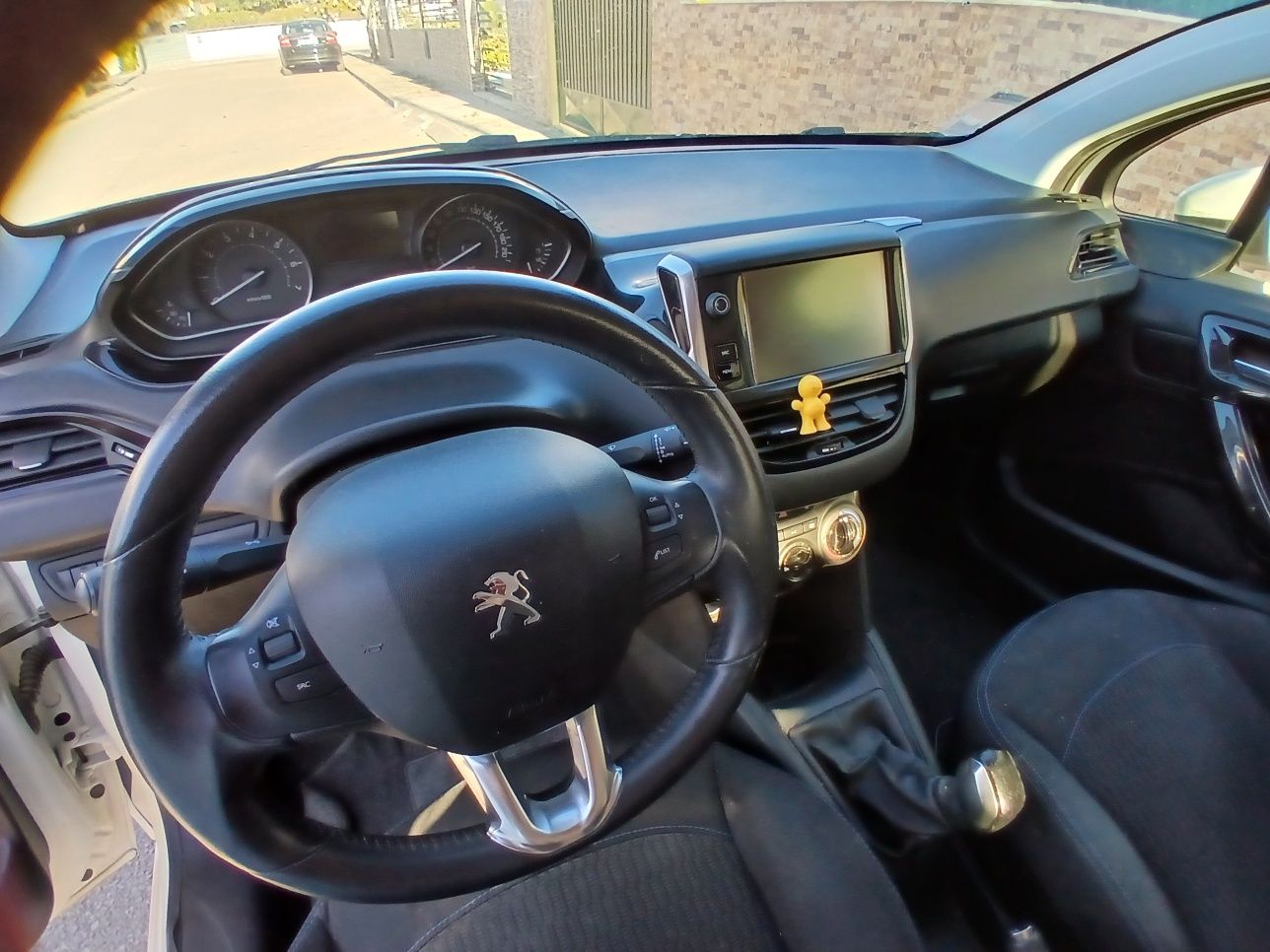 Peugeot 208  1.2