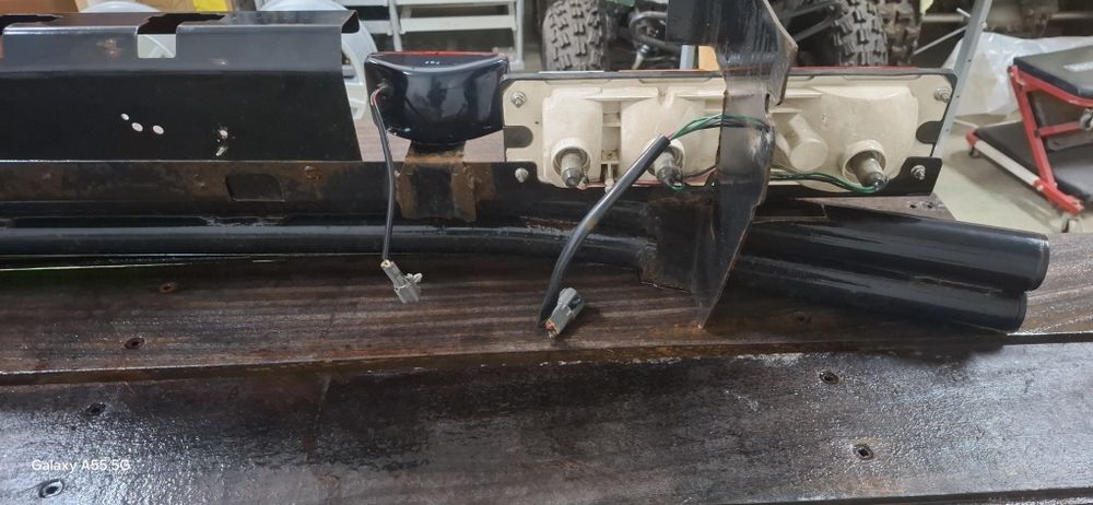 Para choques traseiro completo isuzu d-max