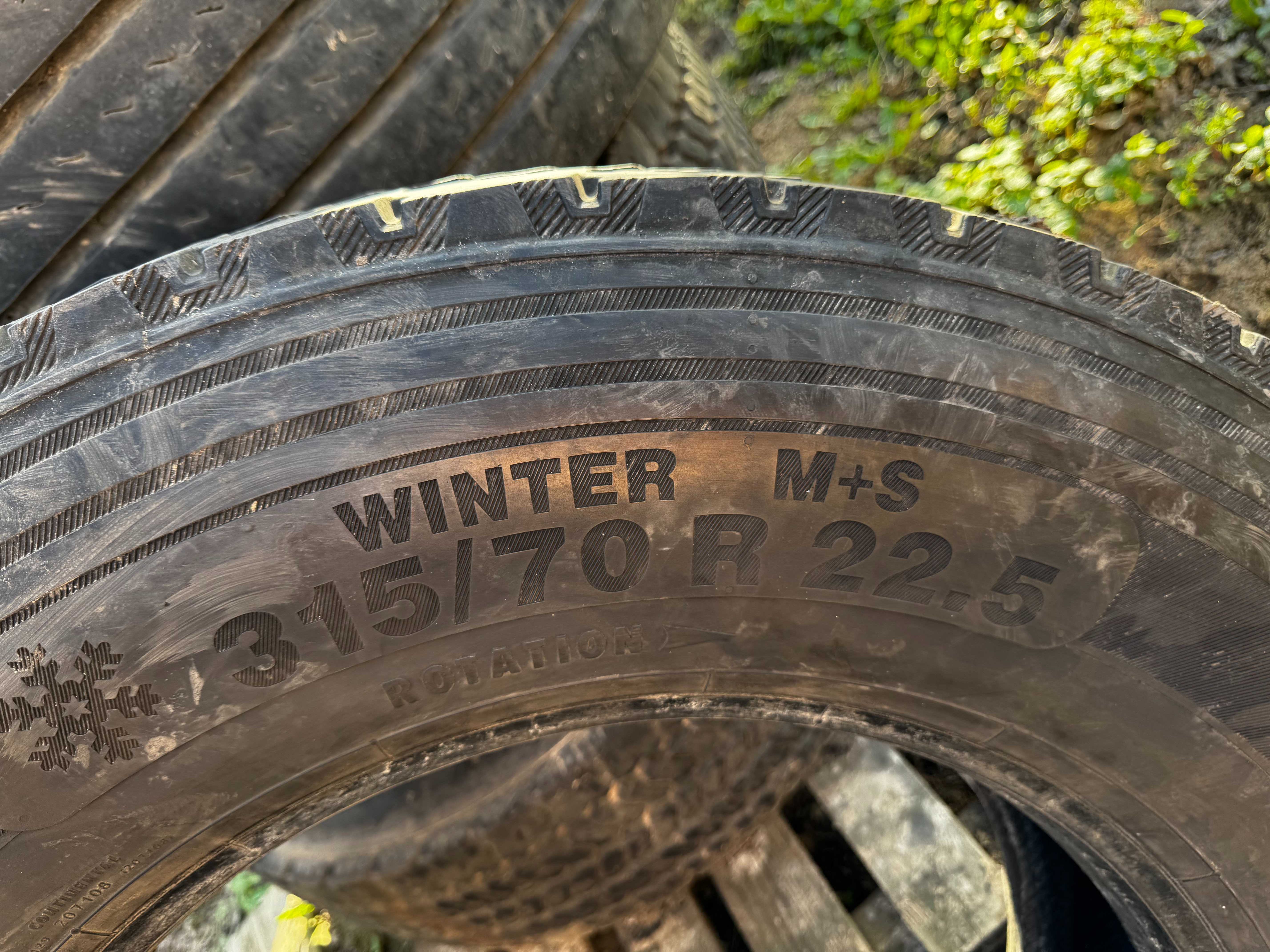 Вантажні шини CONTINENTAL 315/70 R22,5 HDW2 Scandinavia грузова резина