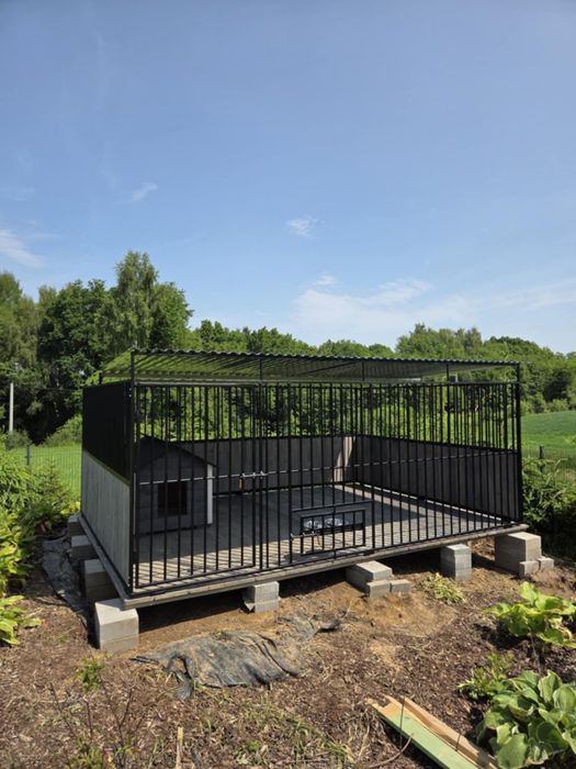 Kojec dla psa. Solidnie wykonany.