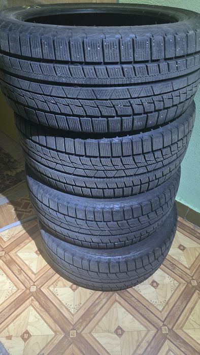 Б/У зимові шини 235/45 R18 98V