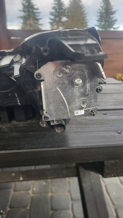 Lampa przednia ford escape prawa