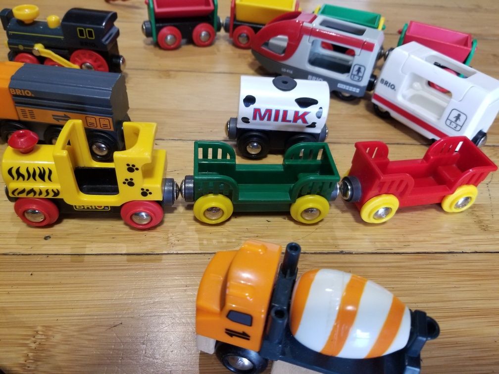 Pociągi, wagony i figurki Brio