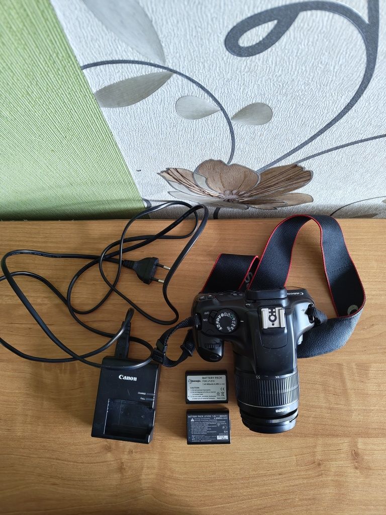 Aparat Canon 1100D + Canon 18-55mm