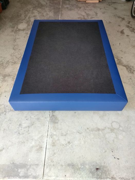 Sommier com pés pouco usado 129*183