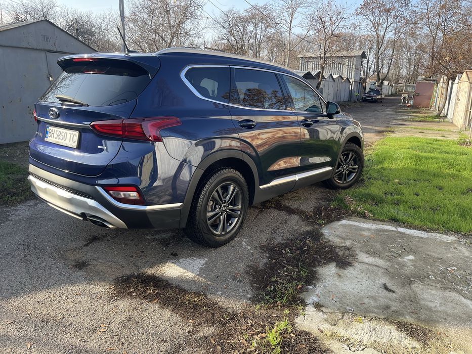 Продам Hyundai Santafe 2018 год