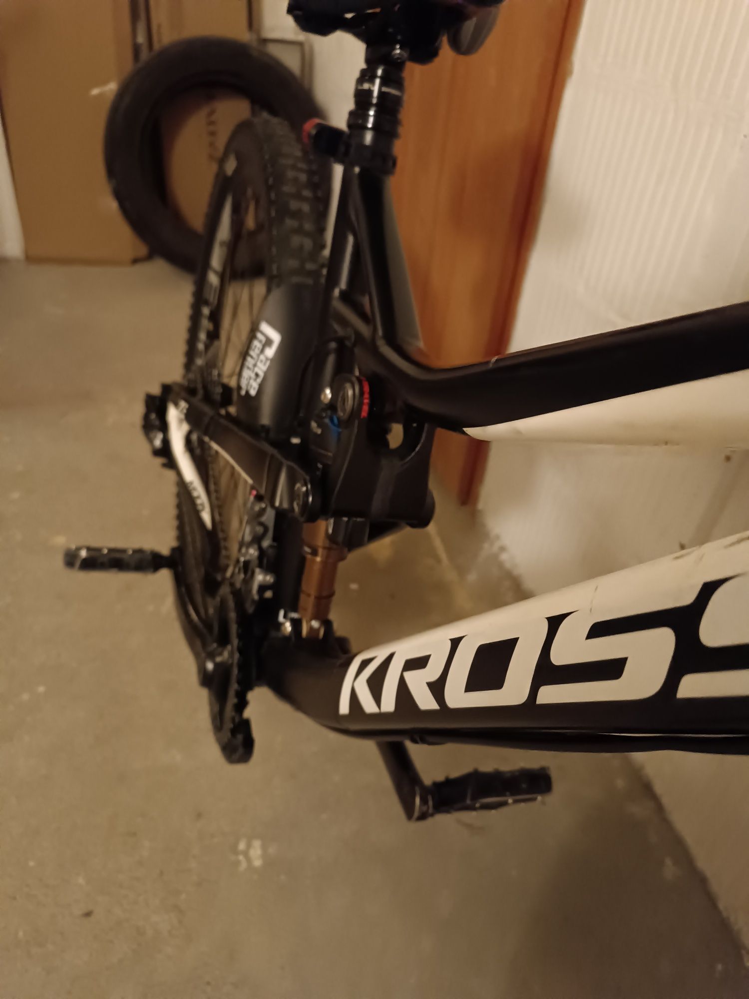 Rower Enduro Kross moon z3 rama L.