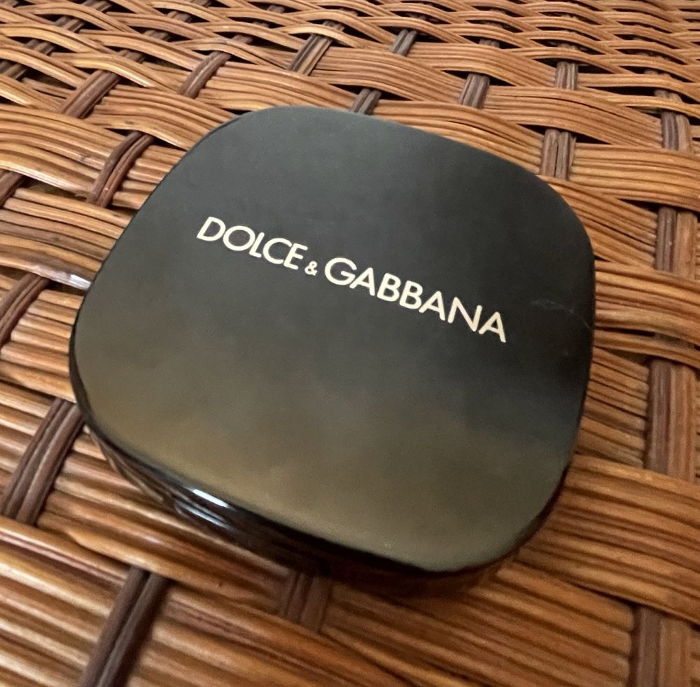 Люминайзер DOLCE GABBANA сияющий макияж