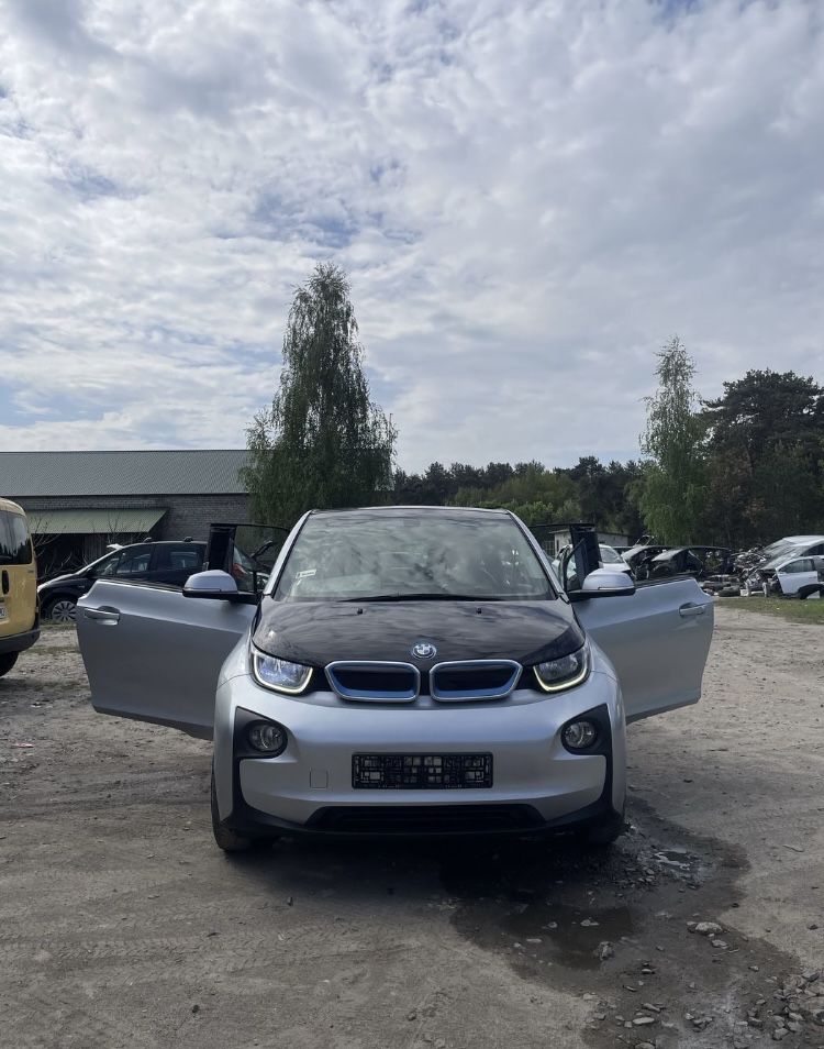 Розборка BMW і3 кришка багажника бампер крило щрот бмв і3 лючок