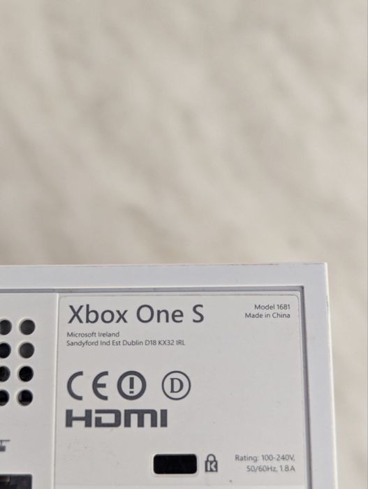 Продаю Xbox One S