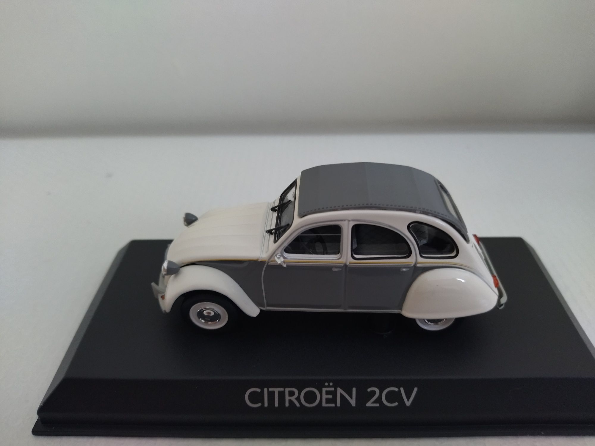 Miniatura Citroen 2 CV Nova 1/43