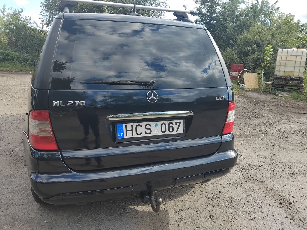 Продаєця Мерседес ML 270