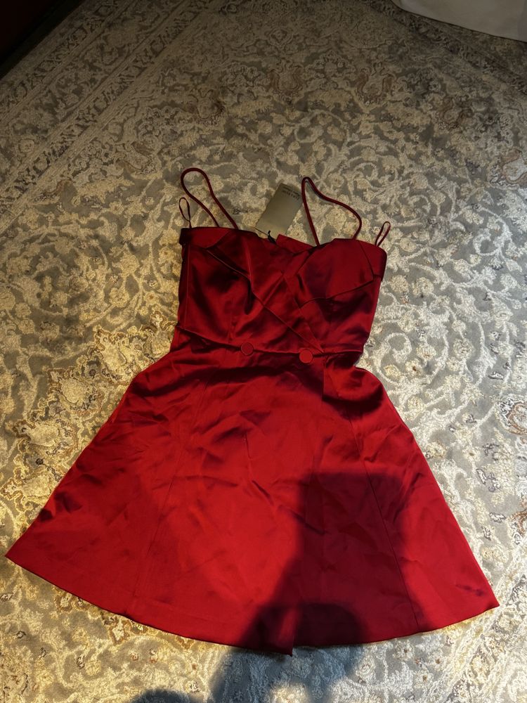 Сукня алого кольору zara