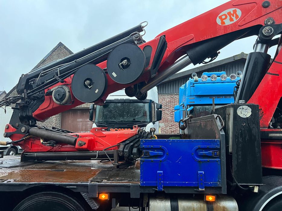 Volvo FH460 8x4 Grua PM85 Ton