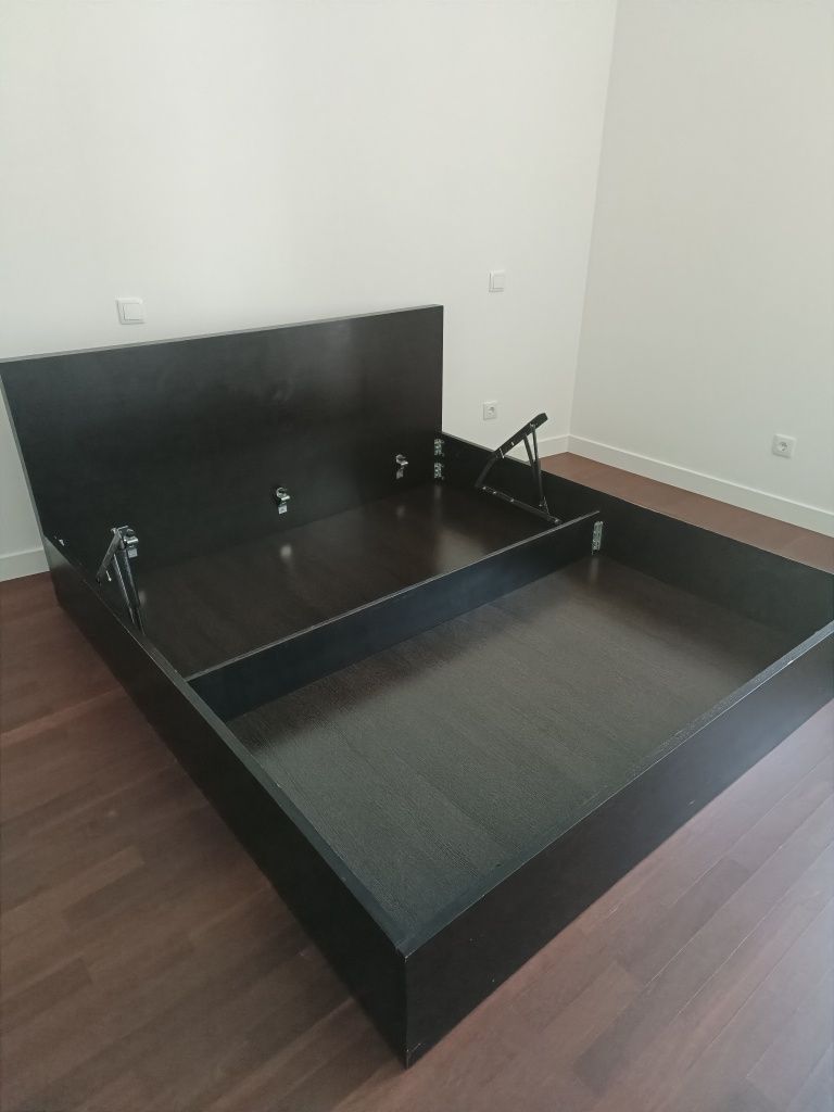 Cama 180x200 c/colchão ortopédico  e arrumos