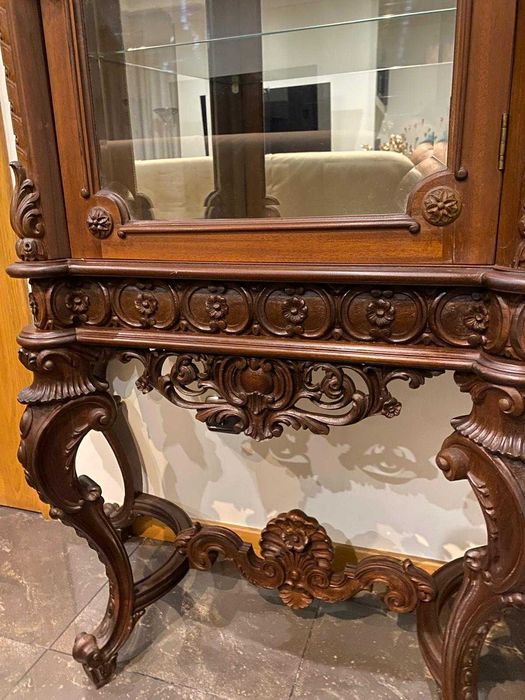 Movel madeira talhada a mão