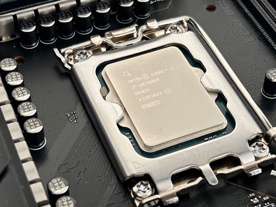 Bundle Intel Core i7-14700KF + MSI MPG Z790 Carbon Wi-Fi