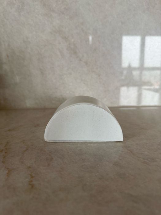 Marmurowa podpórka do książek H&M Home