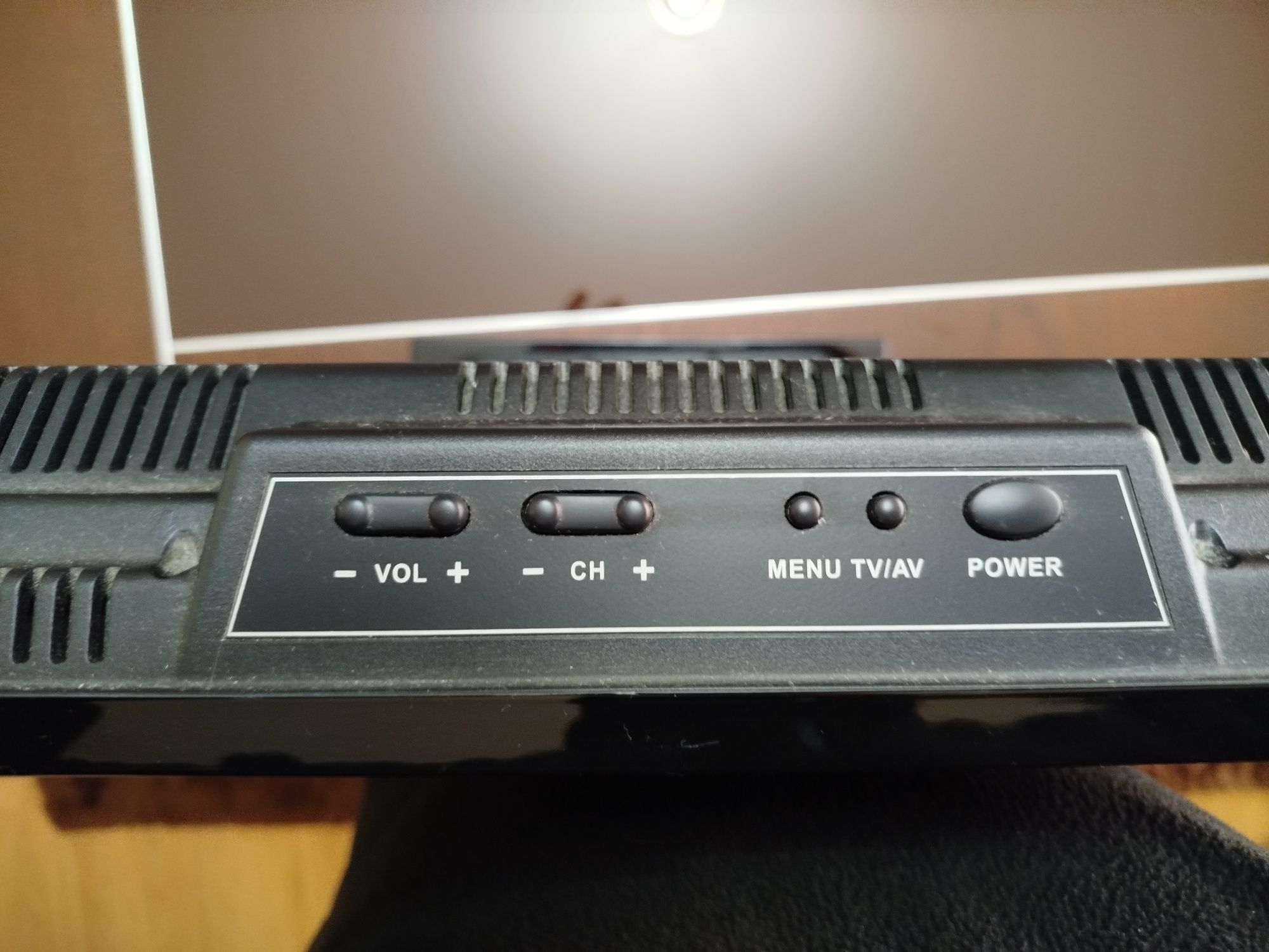 Televisor Monitor PC Dikom com ecrã na diagonal de 48 cm