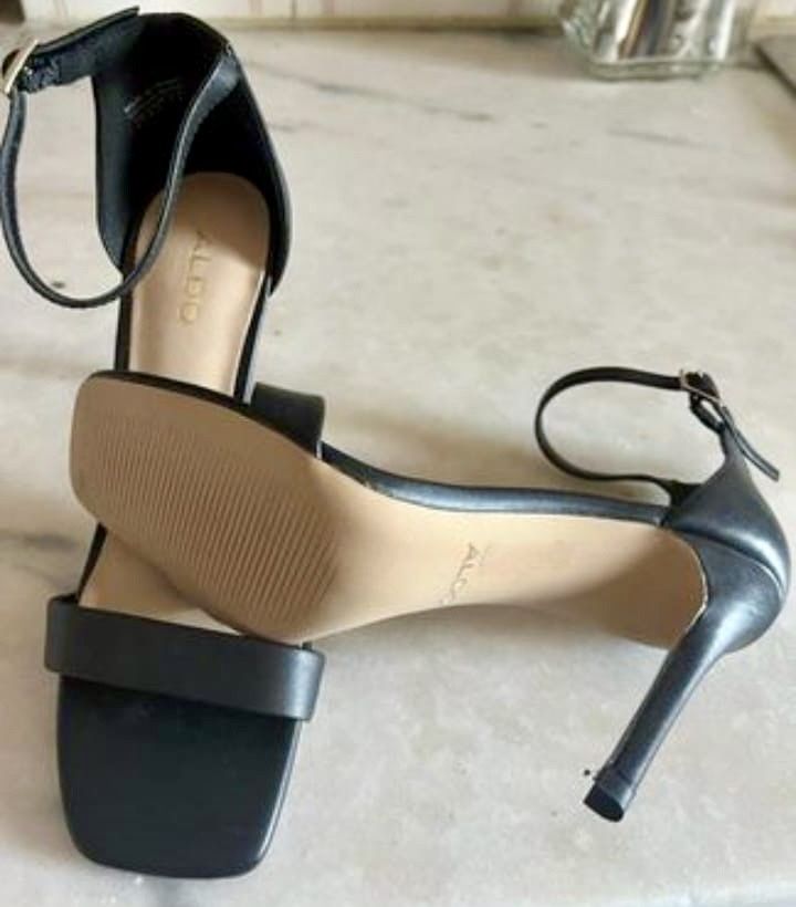 Sandálias elegantes Tam 37 da ALDO