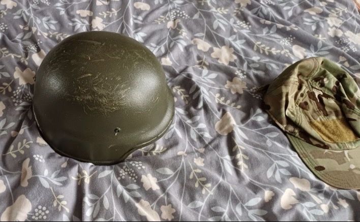 Каска шолом військовий