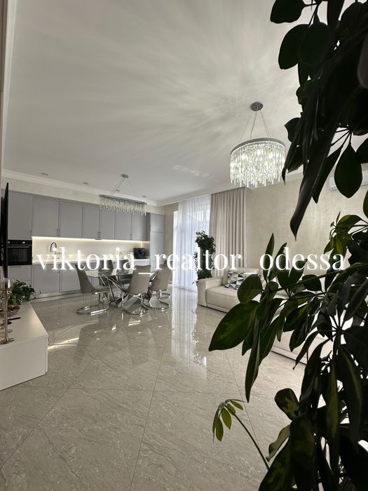 Частный дом на Фонтане с бассейном!ремонт,мебель и техника!Чубаевка!