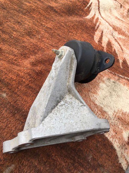 Подушка двигуна кронштейн коробки Nissan Leaf Ніссан Ліф 11-17 Розбор