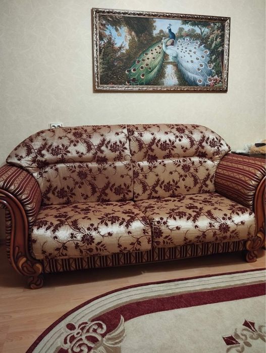 Продам диван і два крісла