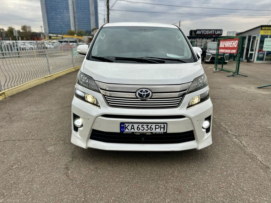 Toyota Vellfire 2013р 18000$