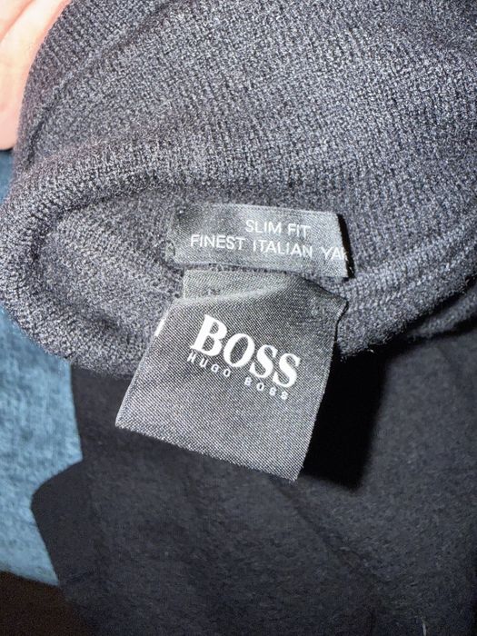 Мужской черный шерстяной гольф Hugo Boss