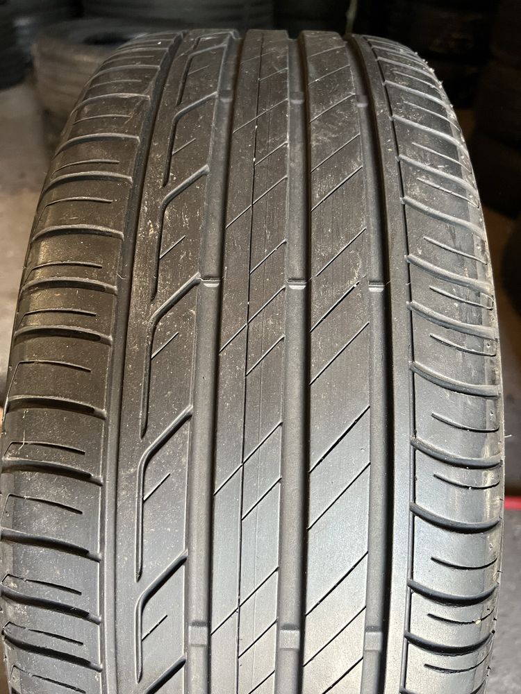 Одиночка 225/55/17 Bridgestone