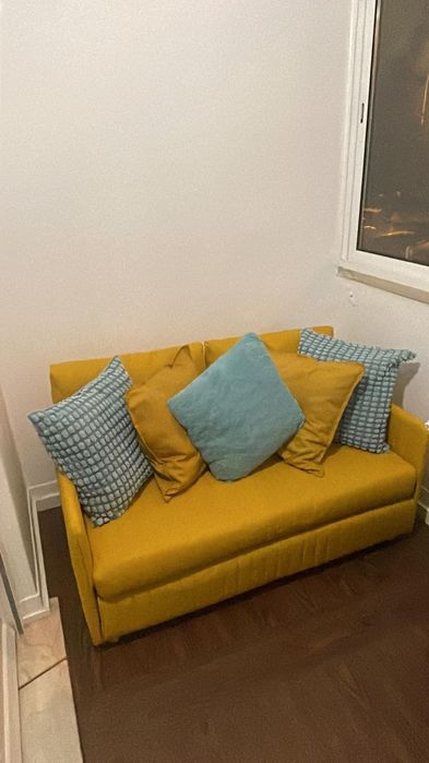 Sofá cama amarelo Ikea